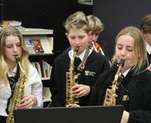 Christmas lunch music performance (3)